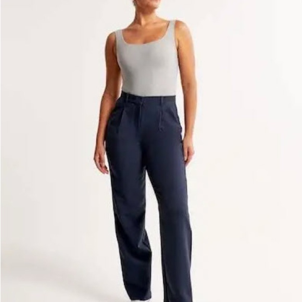 Women's Curve Love Tailored Straight Pant Navy